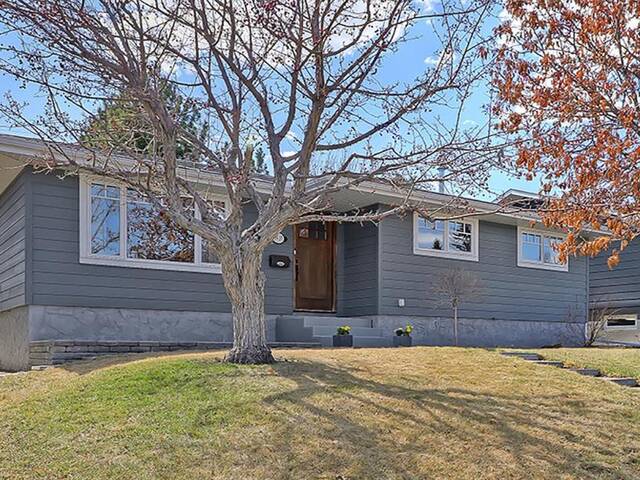 5907 Lockinvar Road SW Calgary