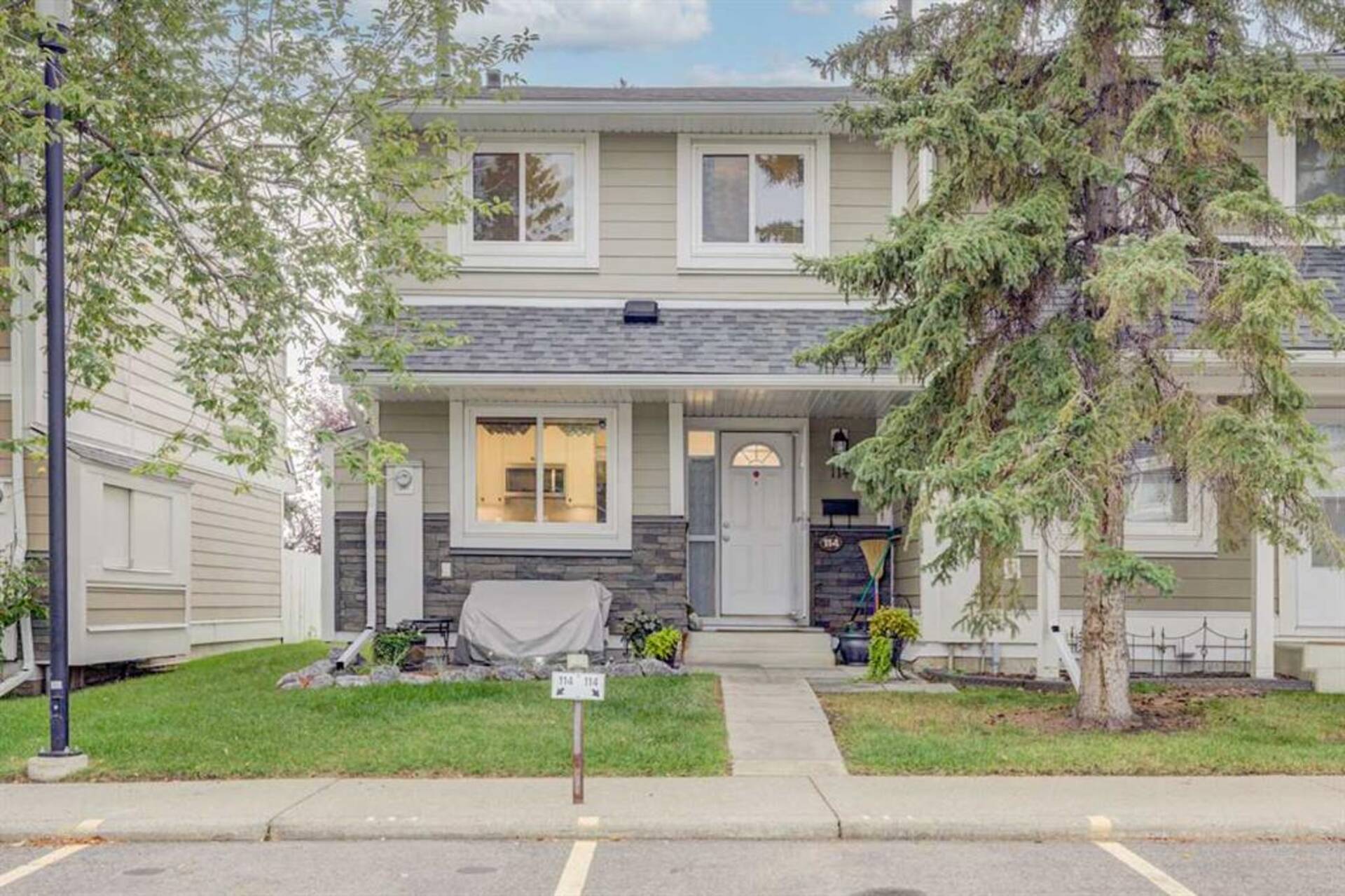 114 Georgian Villas NE Calgary