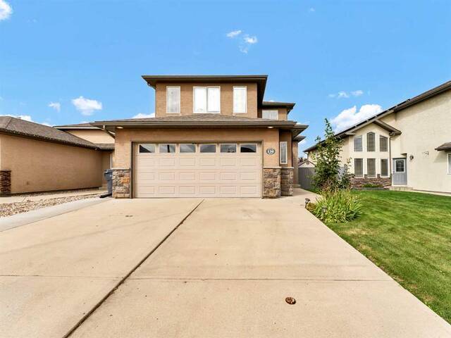 136 Sierra Drive SW Medicine Hat