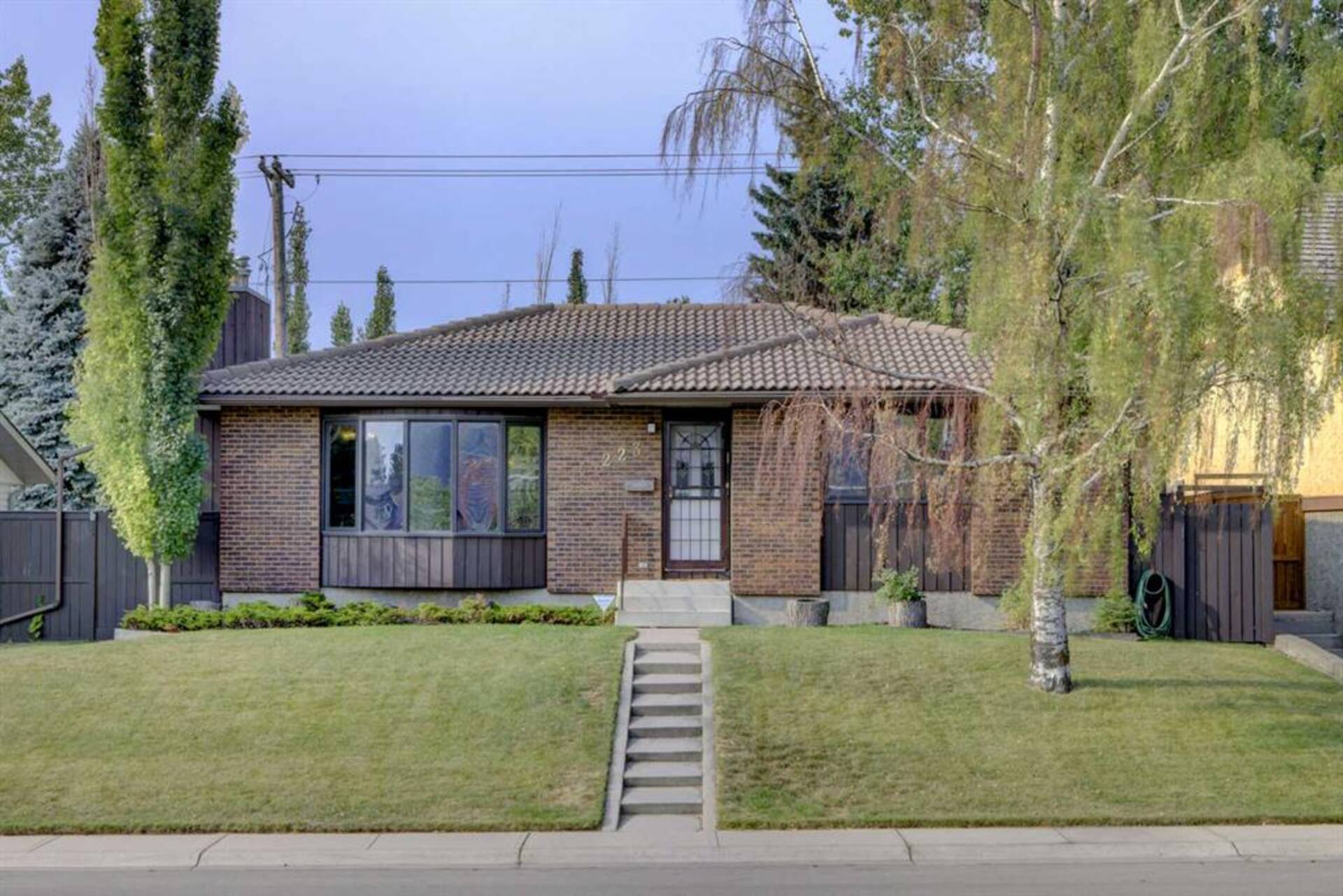 223 Silvercreek Drive NW Calgary