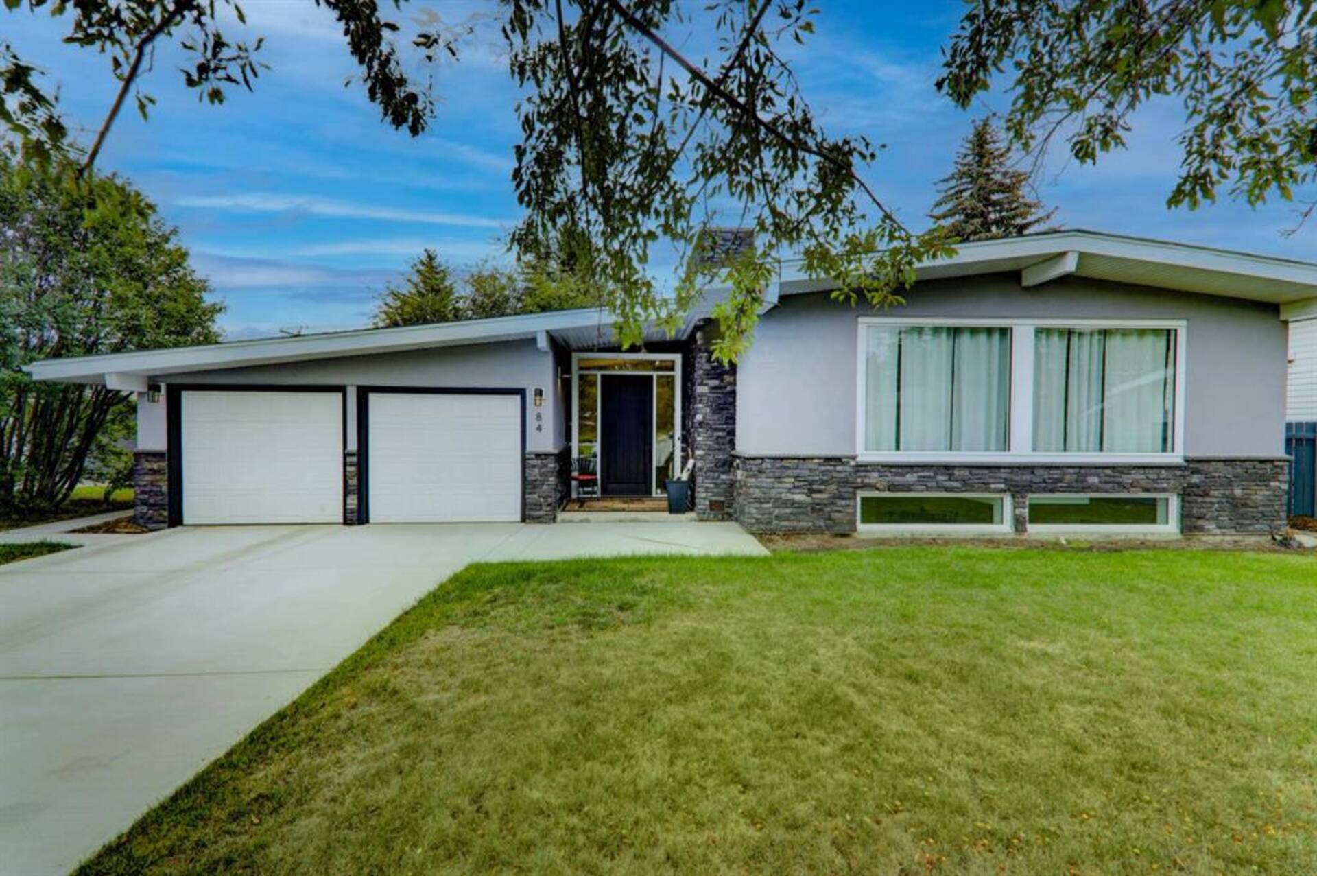 84 Southampton Drive SW Calgary