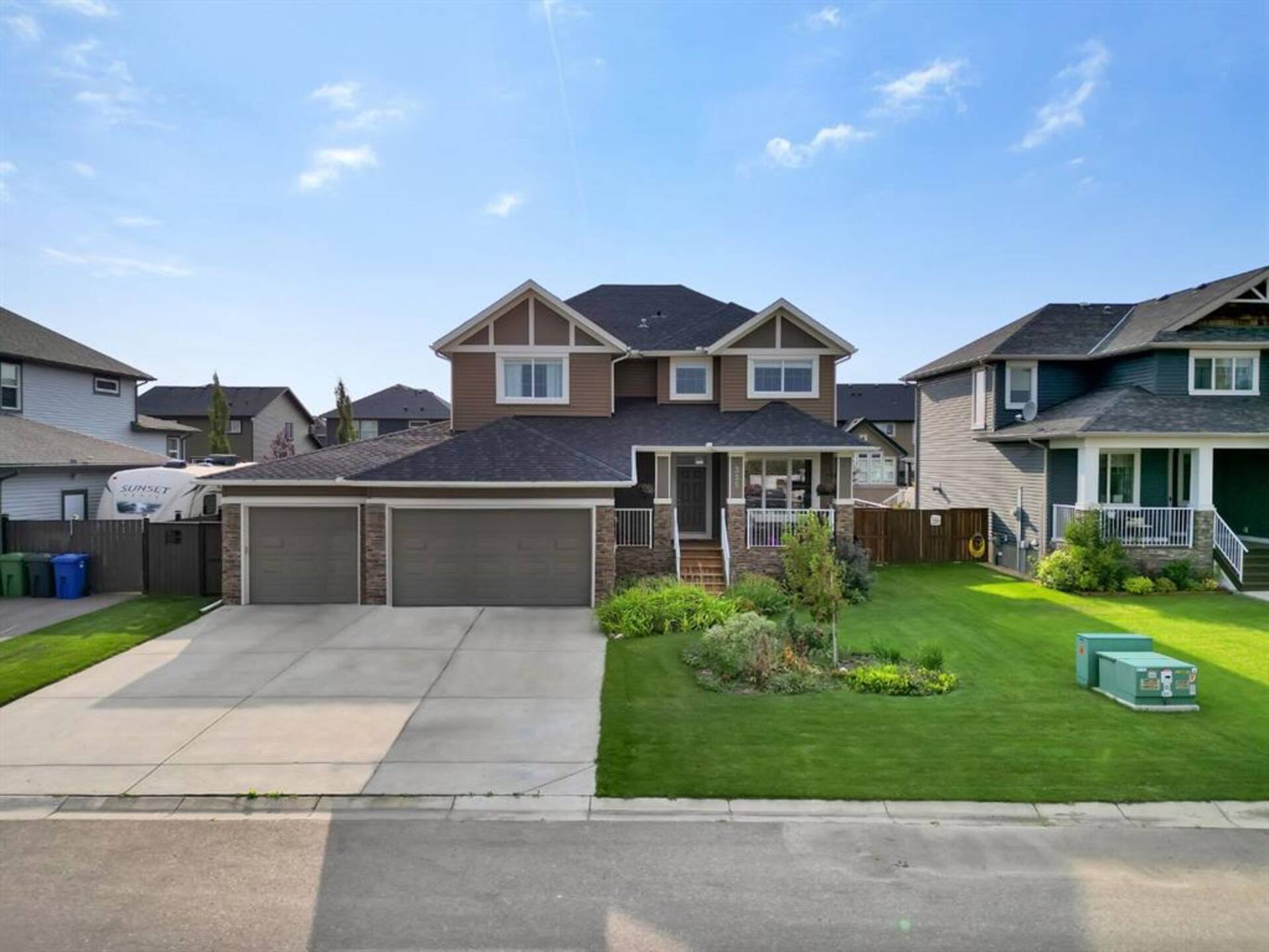 335 Boulder Creek Crescent SE Langdon