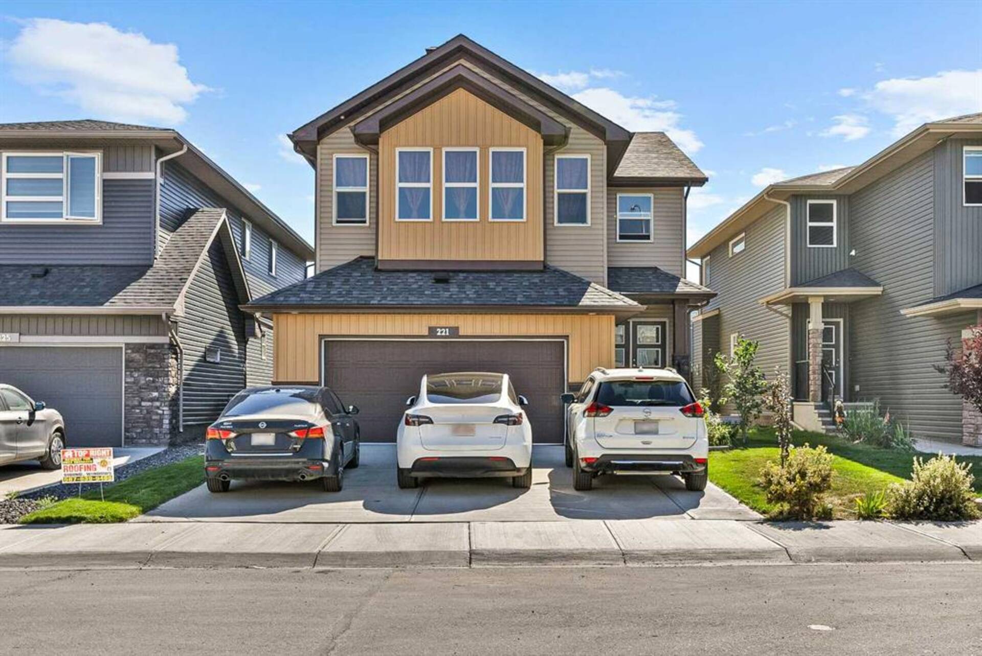 221 Corner Meadows Manor NE Calgary