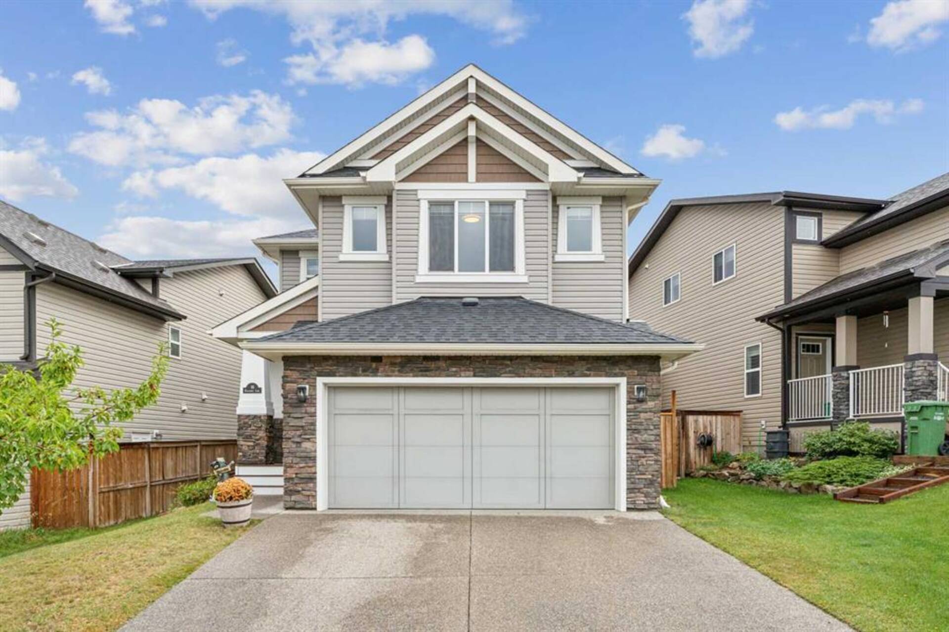 16 Hillcrest Link SW Airdrie