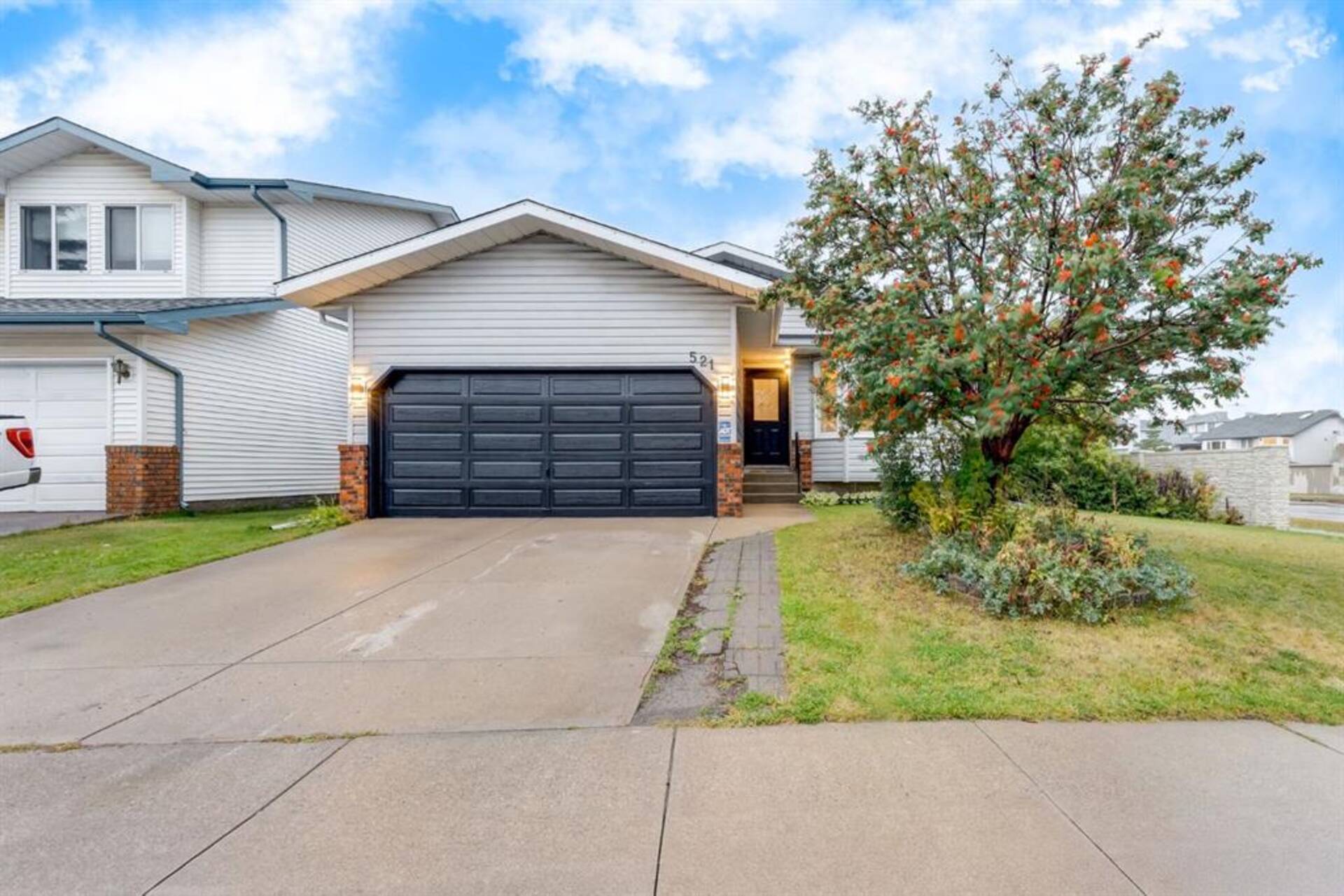 521 Hawkstone Drive NW Calgary