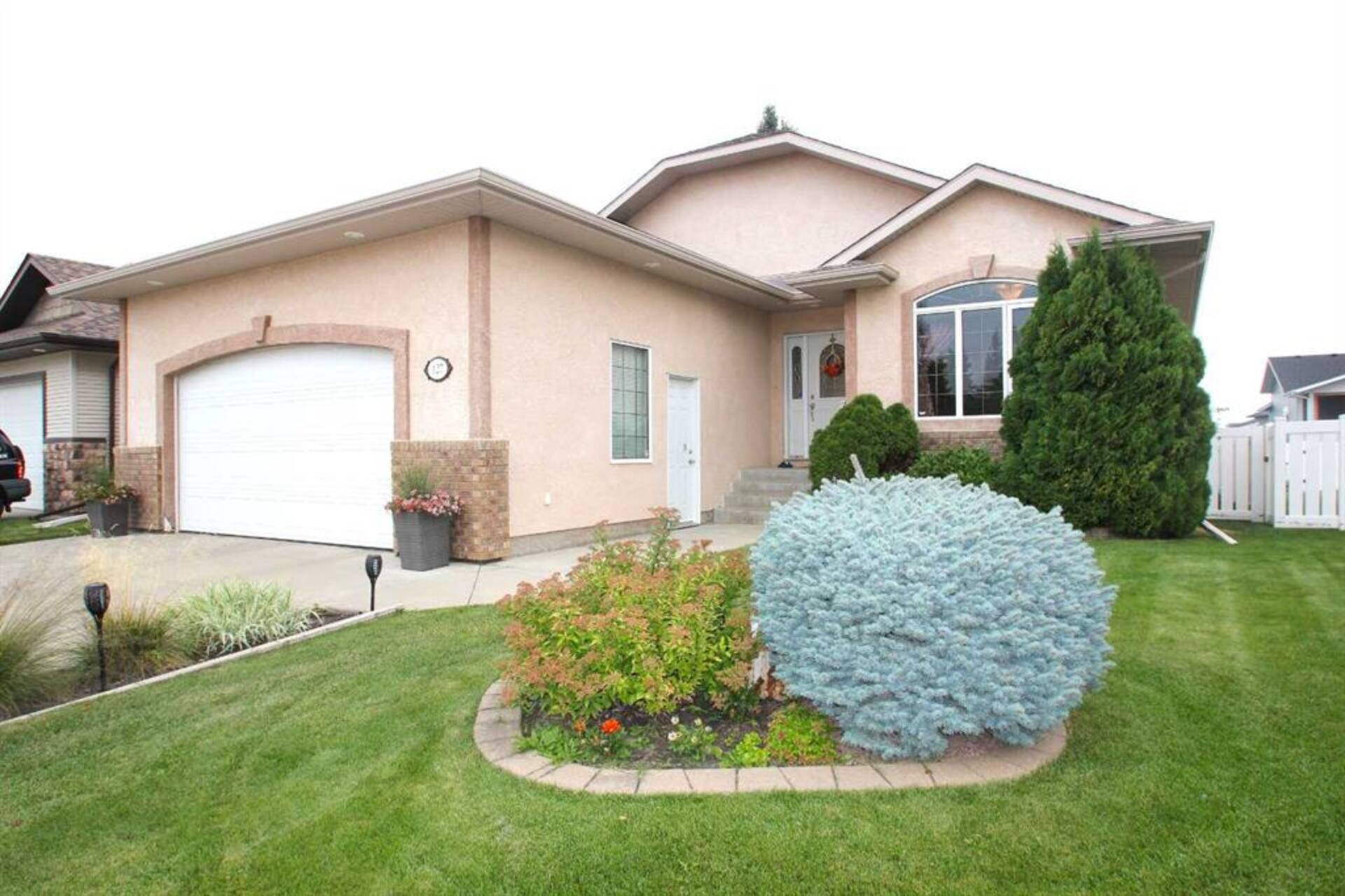 127 Lougheed Close Red Deer