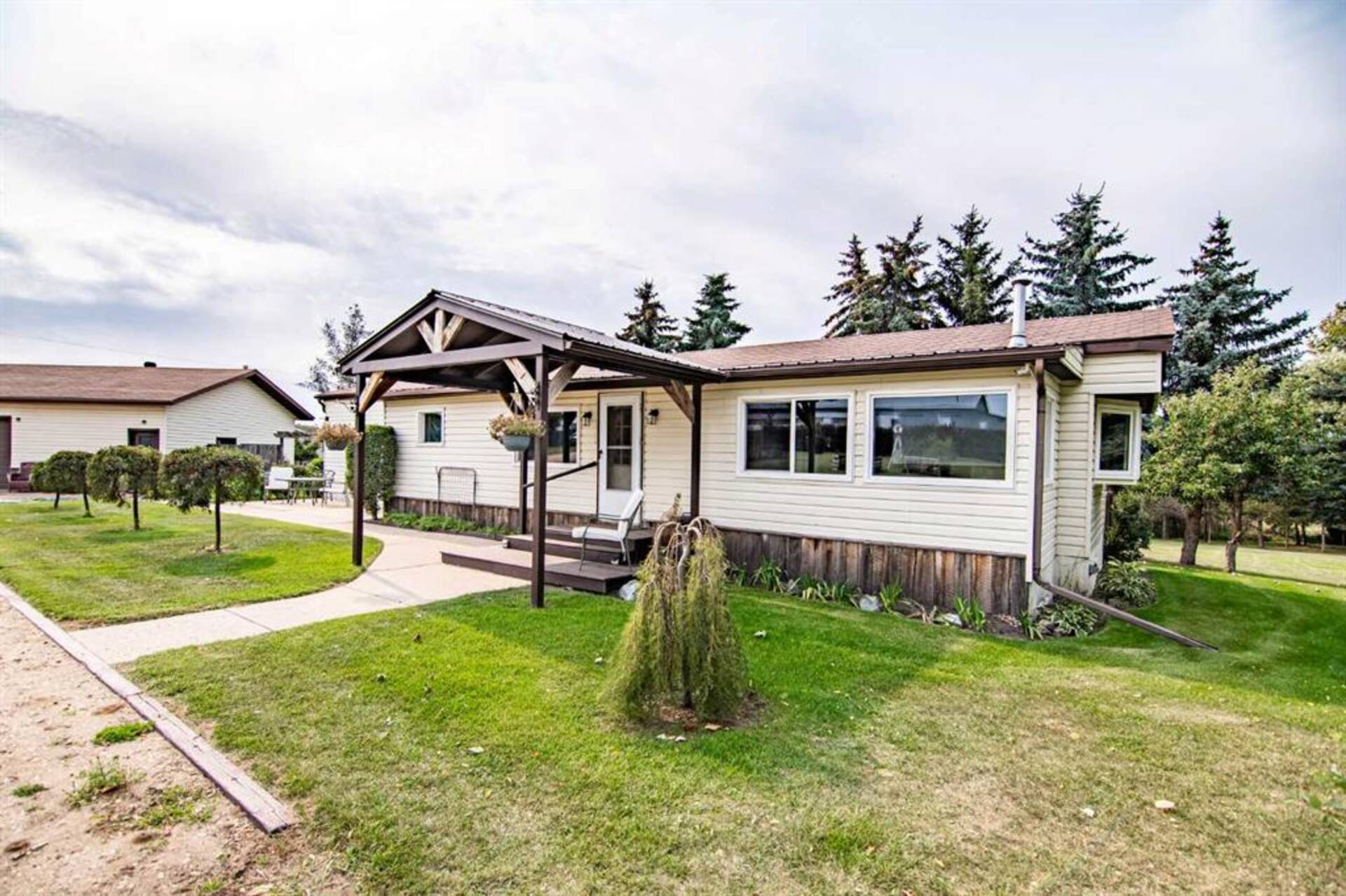 41132 Range Road 263 Rural Lacombe