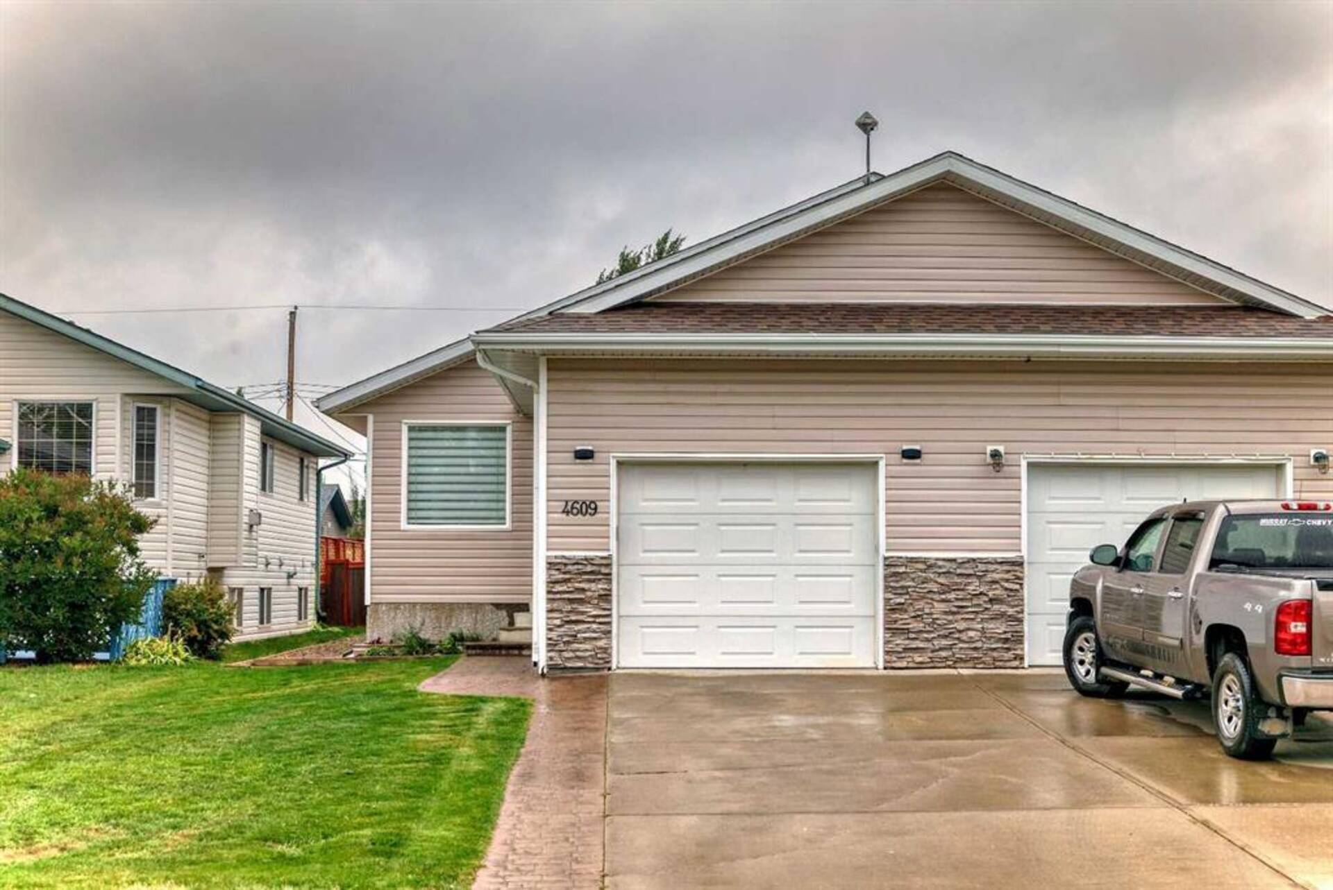 4609 44 Street Sylvan Lake