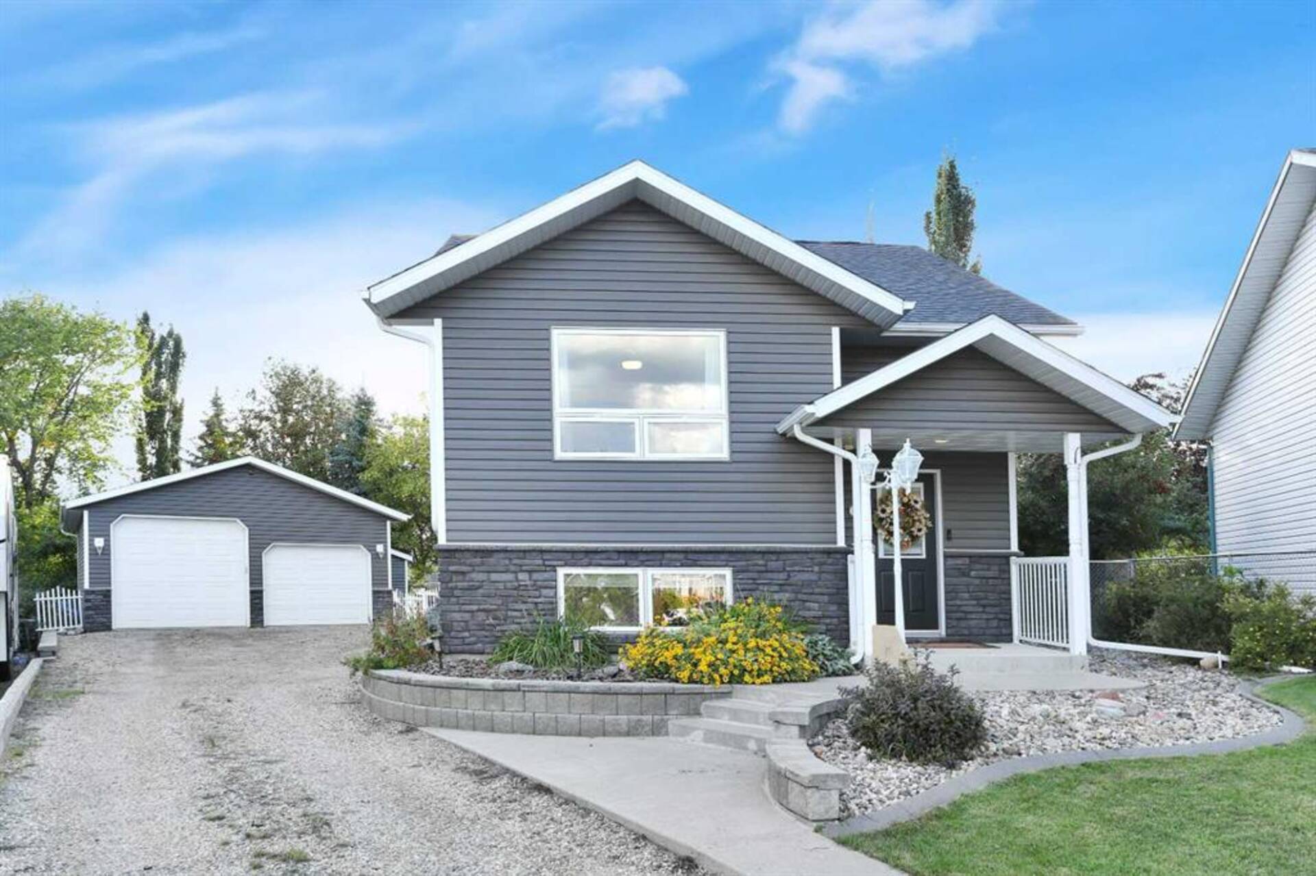 6 Country Ridge Close Lacombe