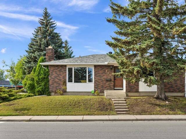 4832 26 Avenue NE Calgary