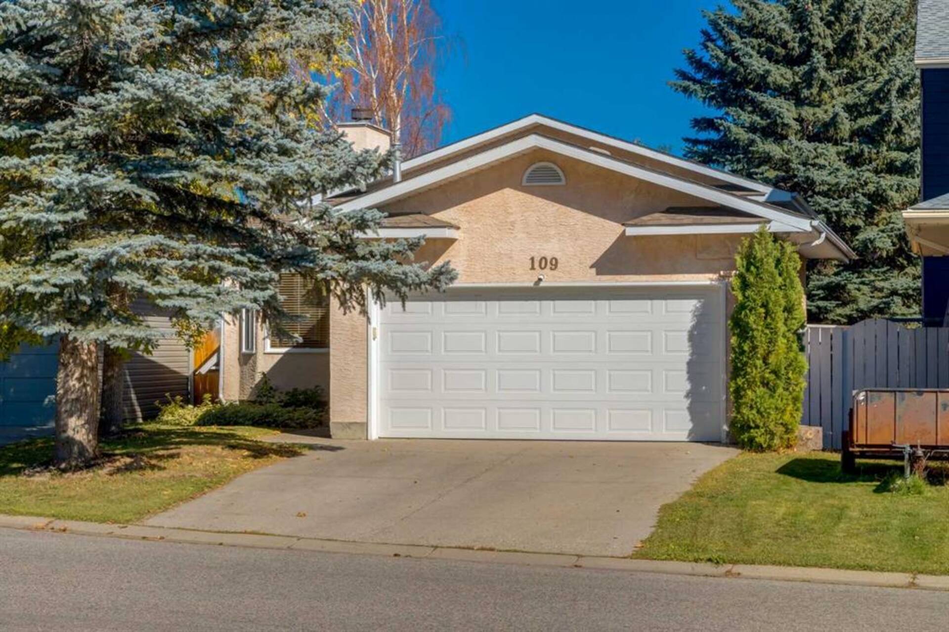 109 Sundown Close SE Calgary