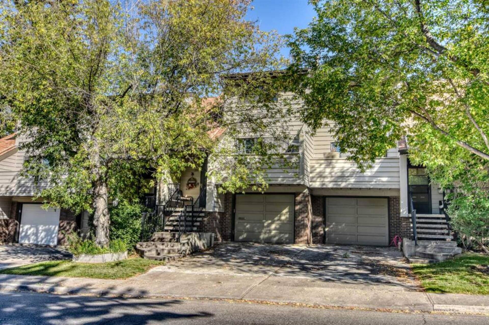 59, 3302 50 Street NW Calgary