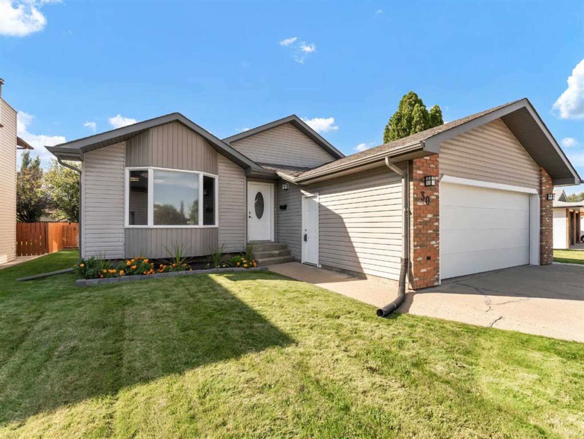 30 Rideau Crescent SE Medicine Hat