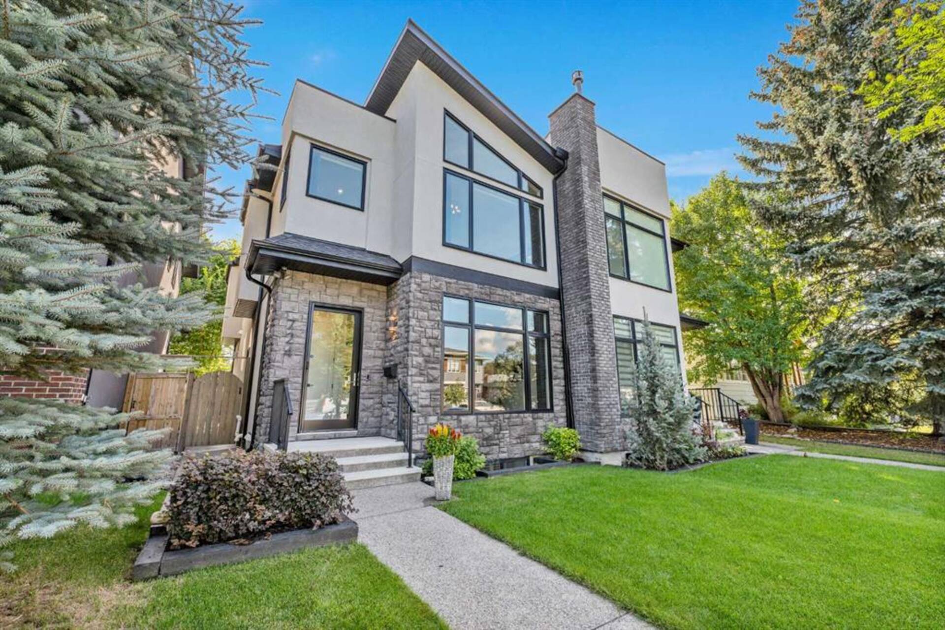 724 36 Street NW Calgary