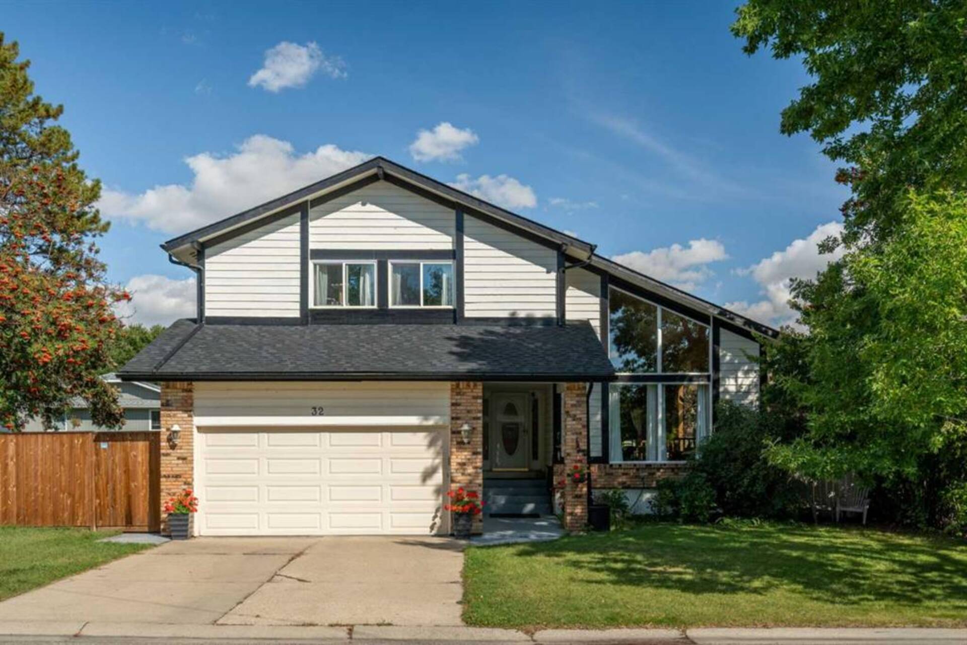 32 Deermont Road SE Calgary