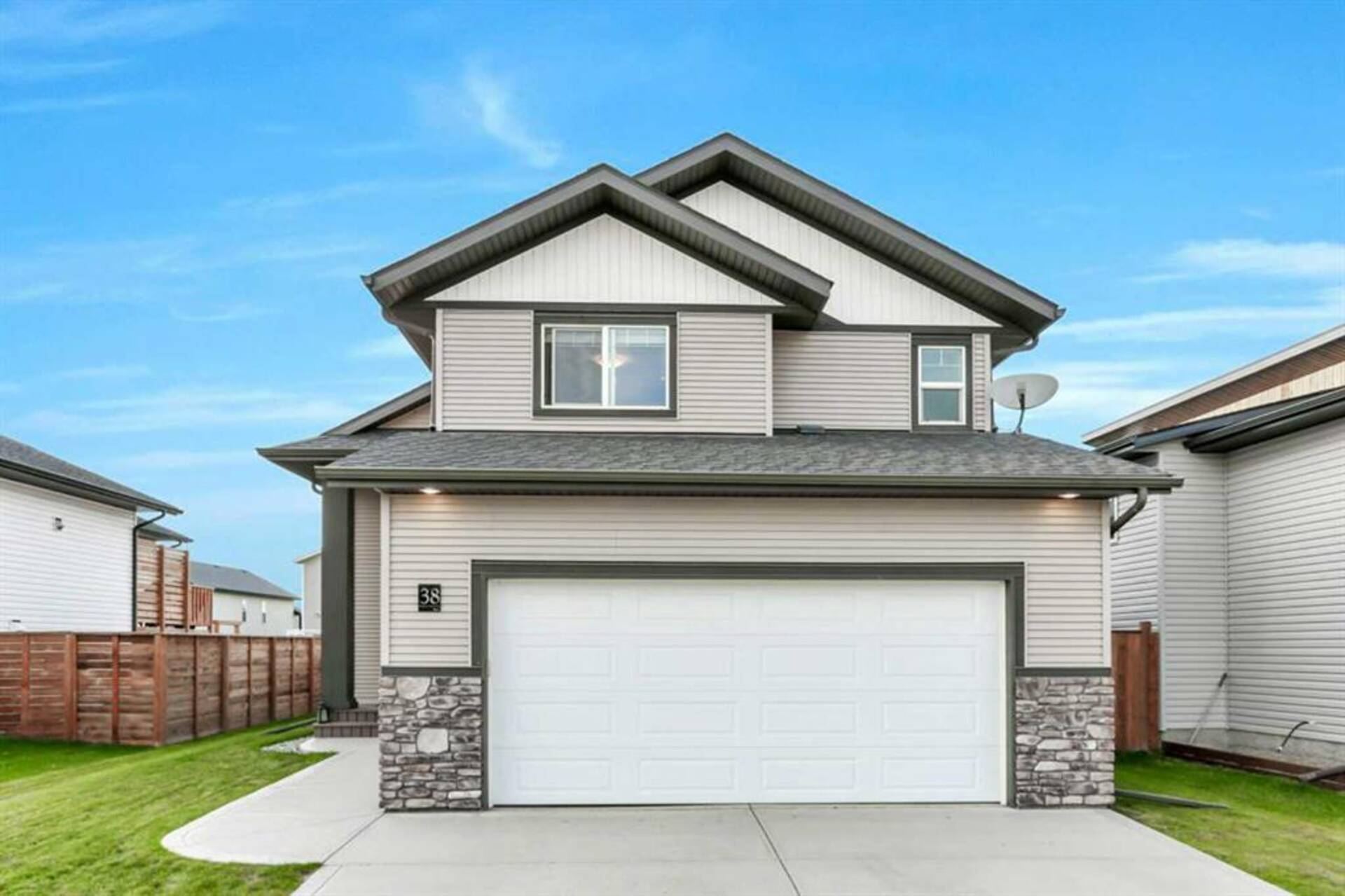 38 Mackenzie Ranch Way Lacombe