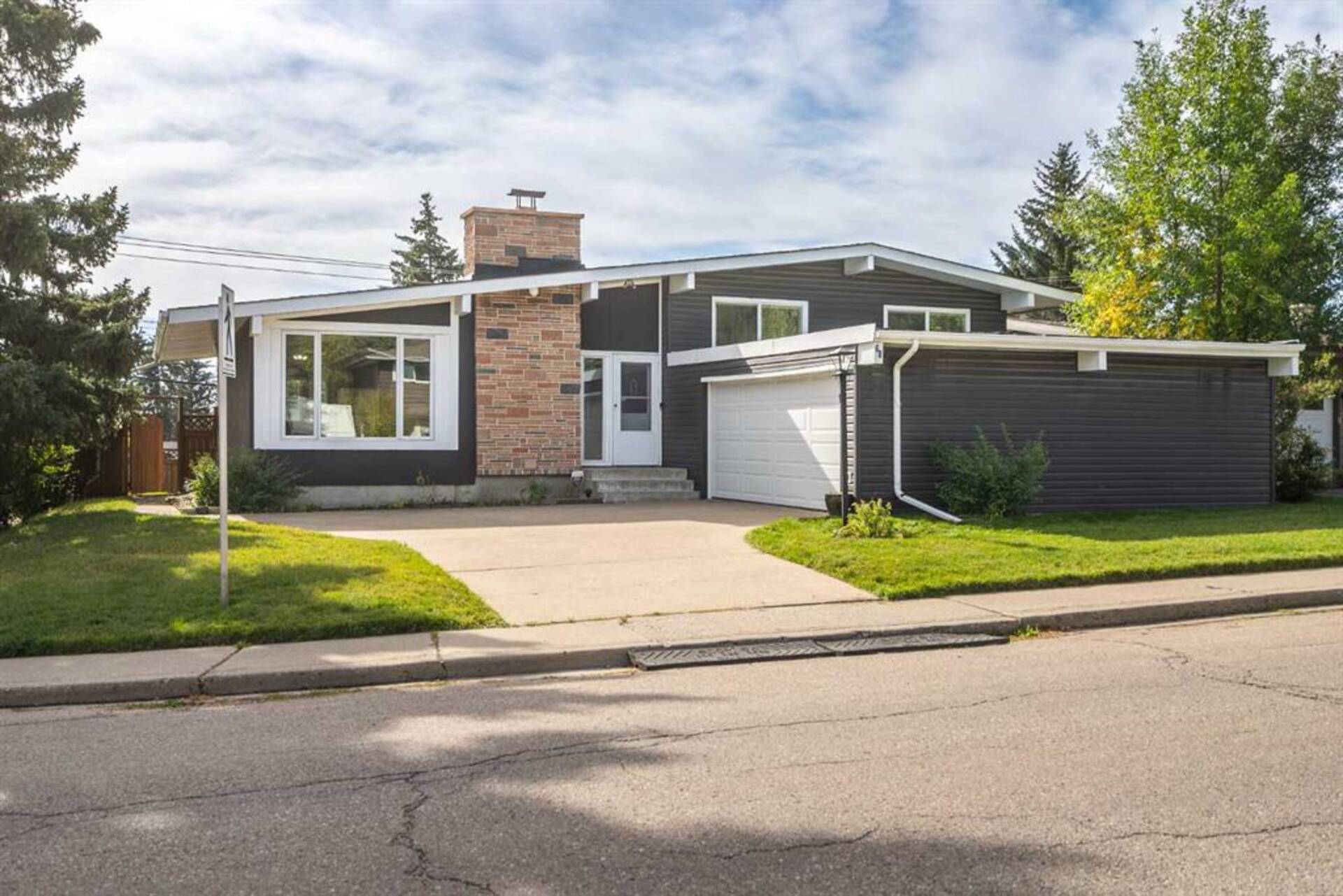 68 Southampton Drive SW Calgary