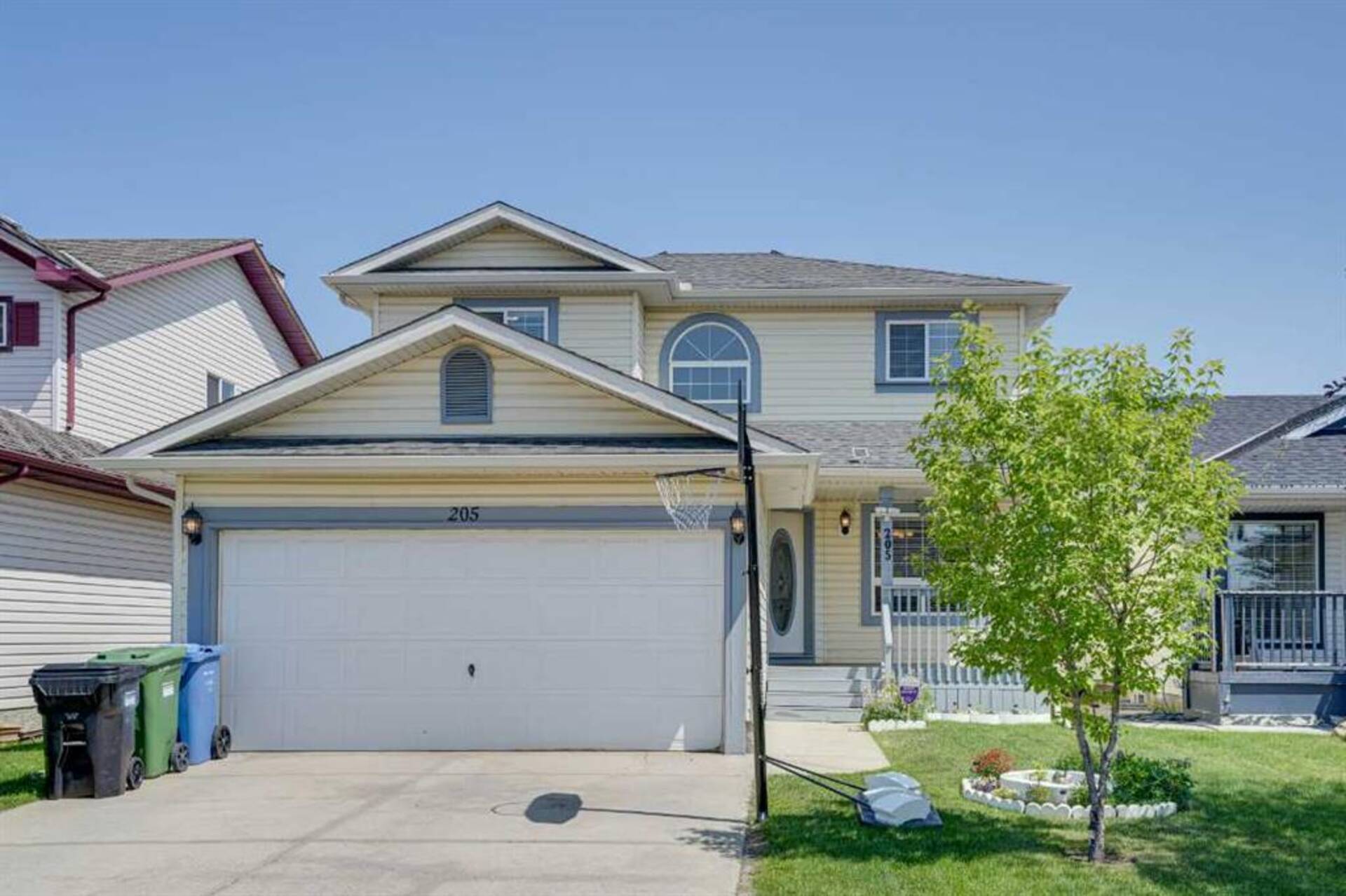 205 Coral Springs Close NE Calgary