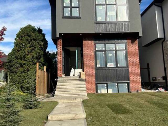 2226 Halifax Crescent NW Calgary