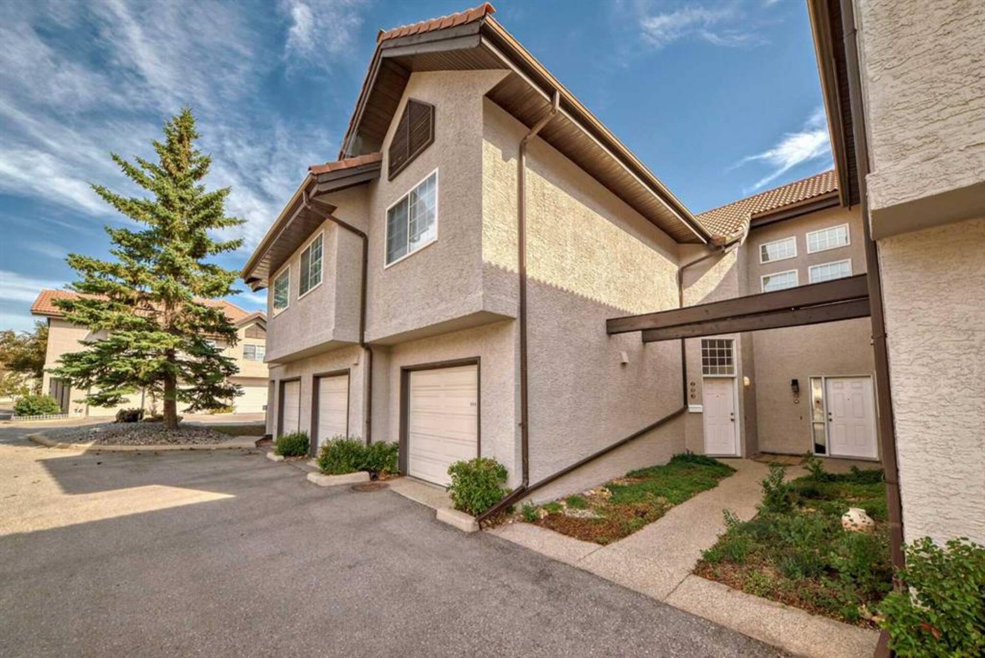 203, 1997 Sirocco Drive SW Calgary