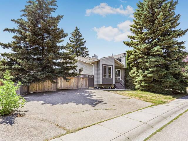 271 Deersaxon Circle SE Calgary