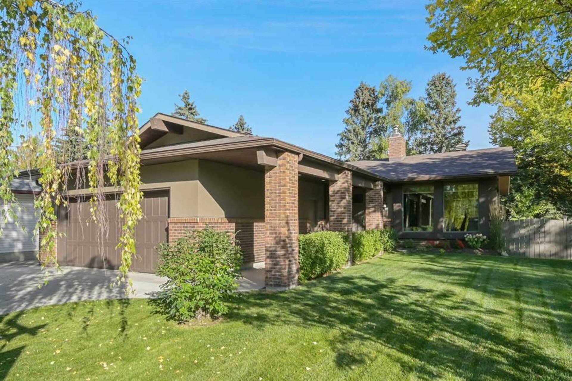 303 Woodpark Place Calgary