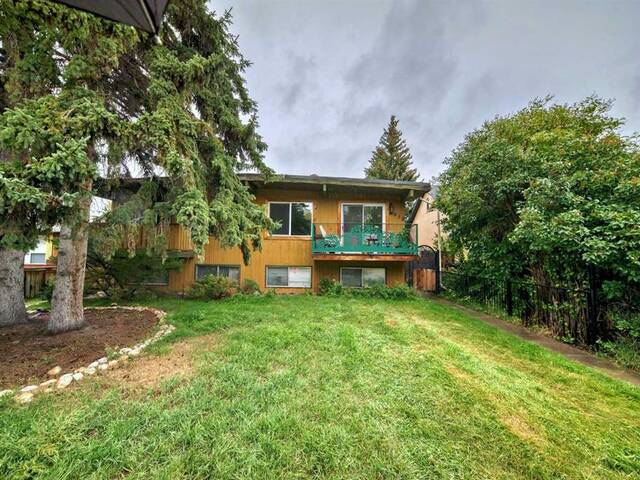 7918 33 Avenue NW Calgary