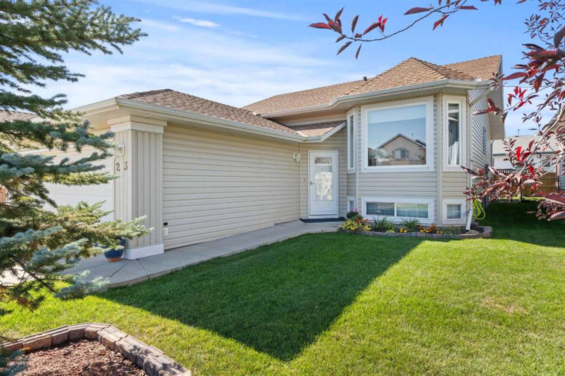 23 Willowbrook Crescent NW Airdrie