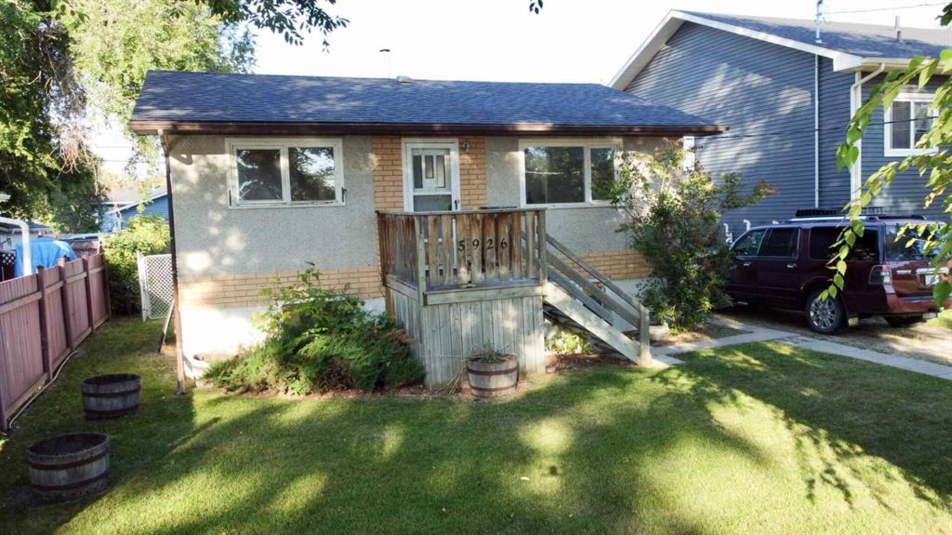 5926 52 Avenue Red Deer