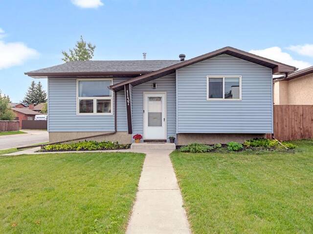 1137 Meadowbrook Drive SE Airdrie