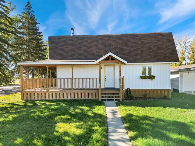 1033 1 Street SW High River