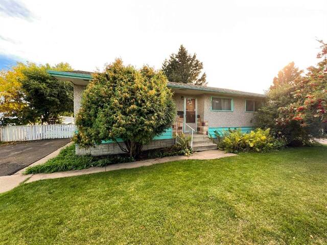 5813 52 Ave Lacombe