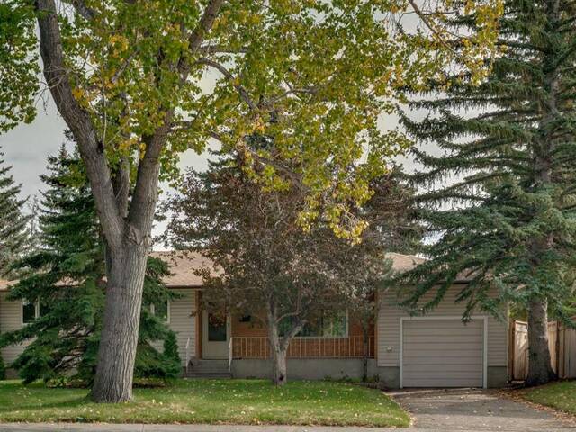 3416 Charleswood Crescent NW Calgary