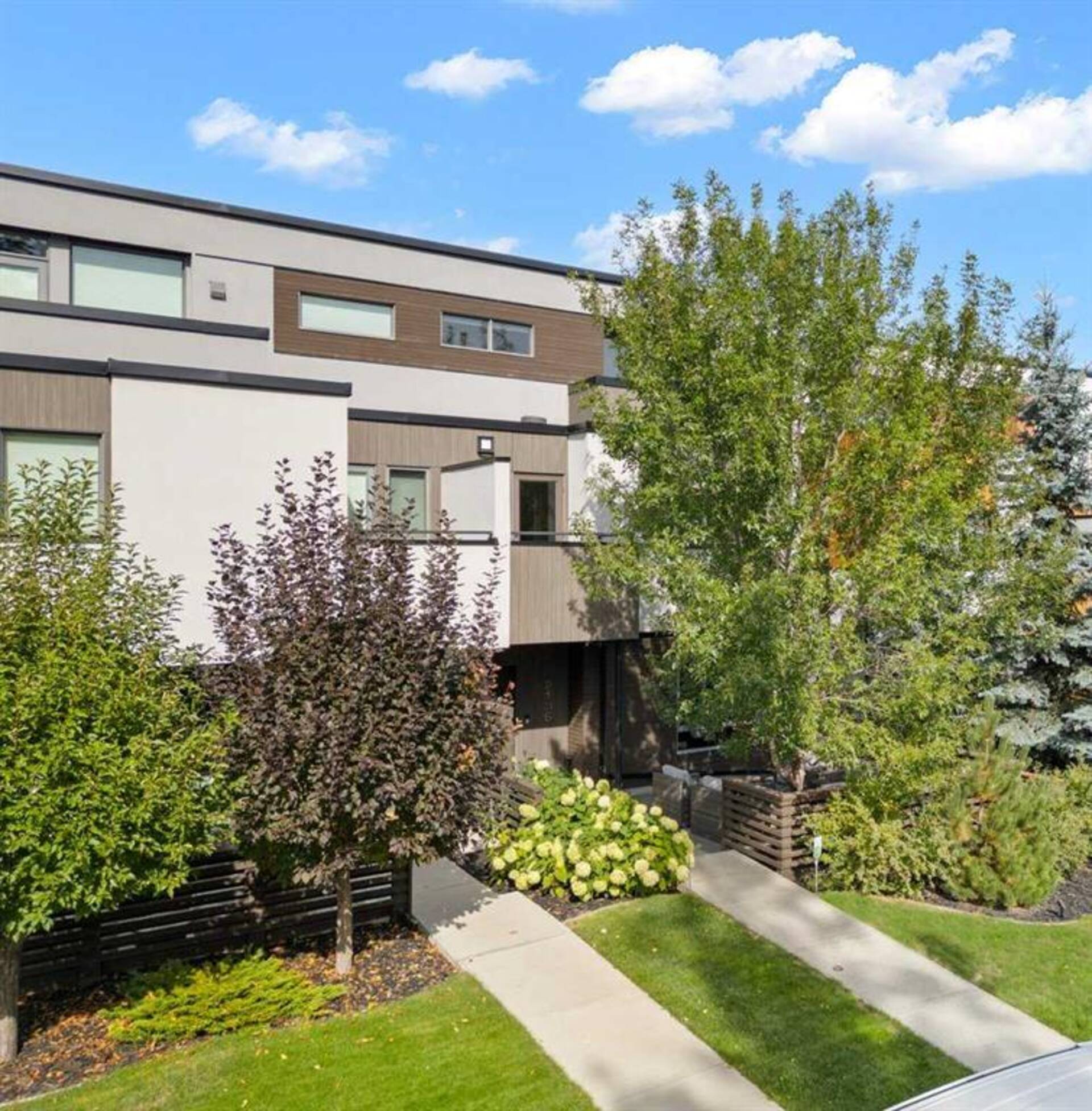 2136 28 Avenue SW Calgary