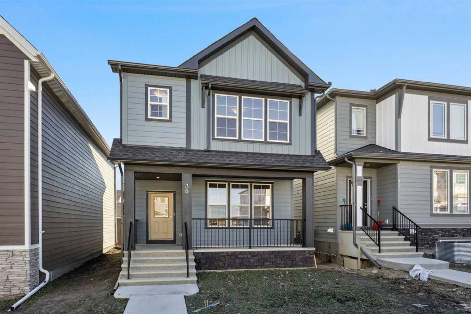 38 Versant View SW Calgary