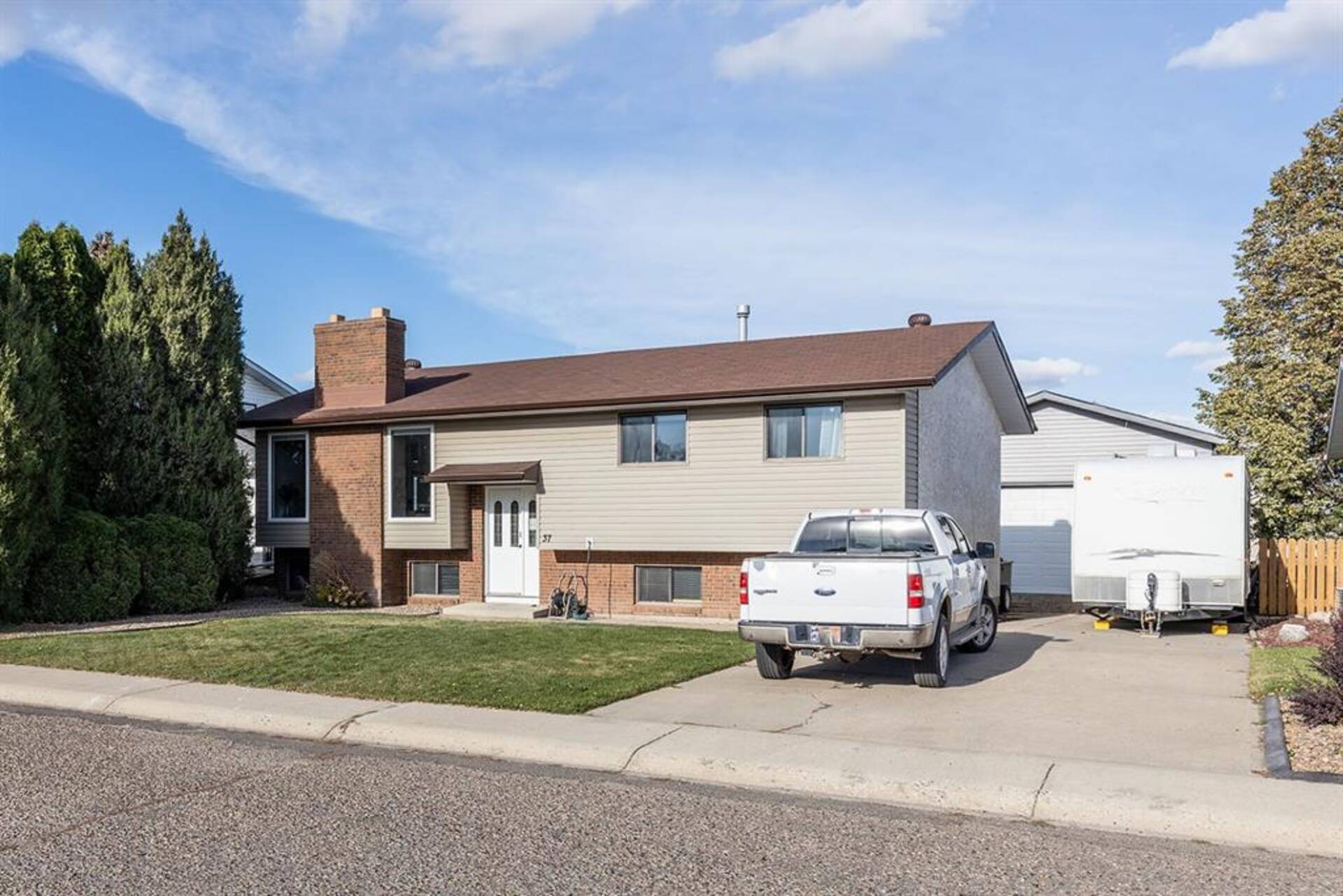 37 Hewitt Court NE Medicine Hat