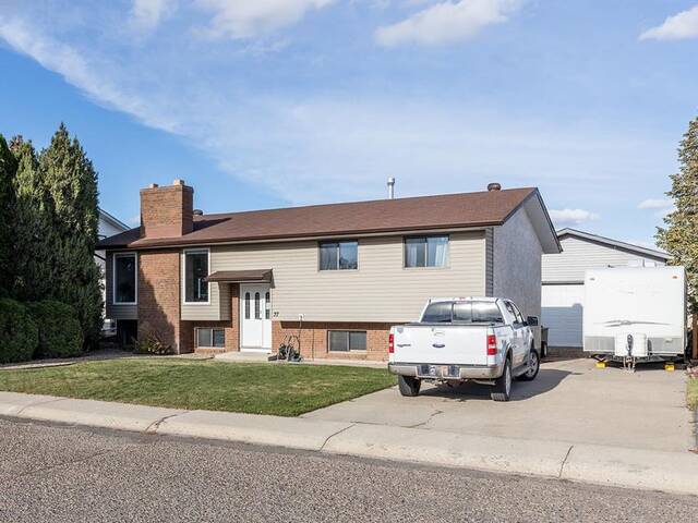 37 Hewitt Court NE Medicine Hat