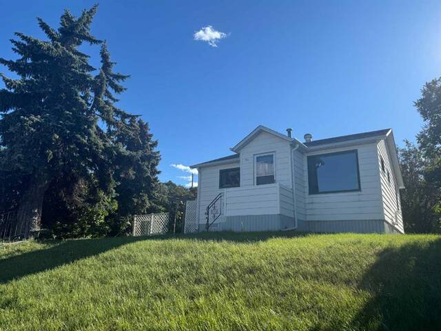 5003 44 Avenue Ponoka