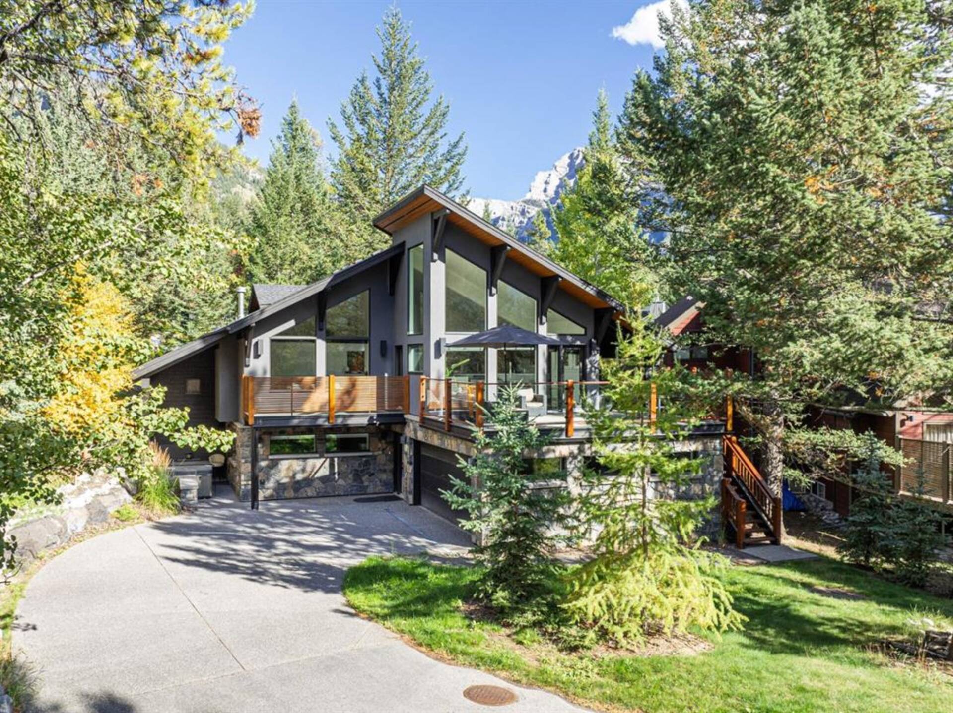 15 Blue Grouse Ridge Canmore