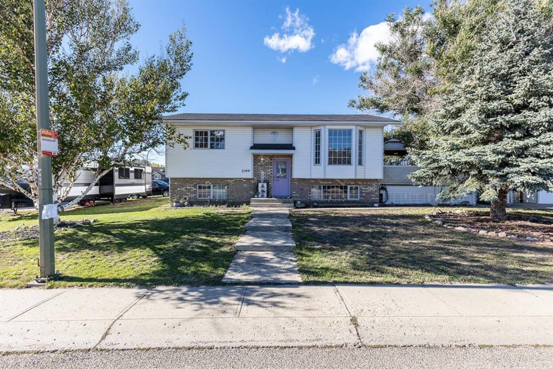 2166 Hatcher Drive NE Medicine Hat