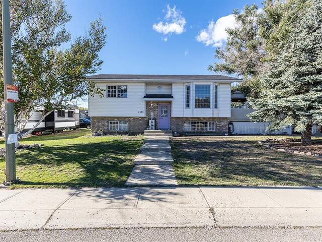 2166 Hatcher Drive NE Medicine Hat