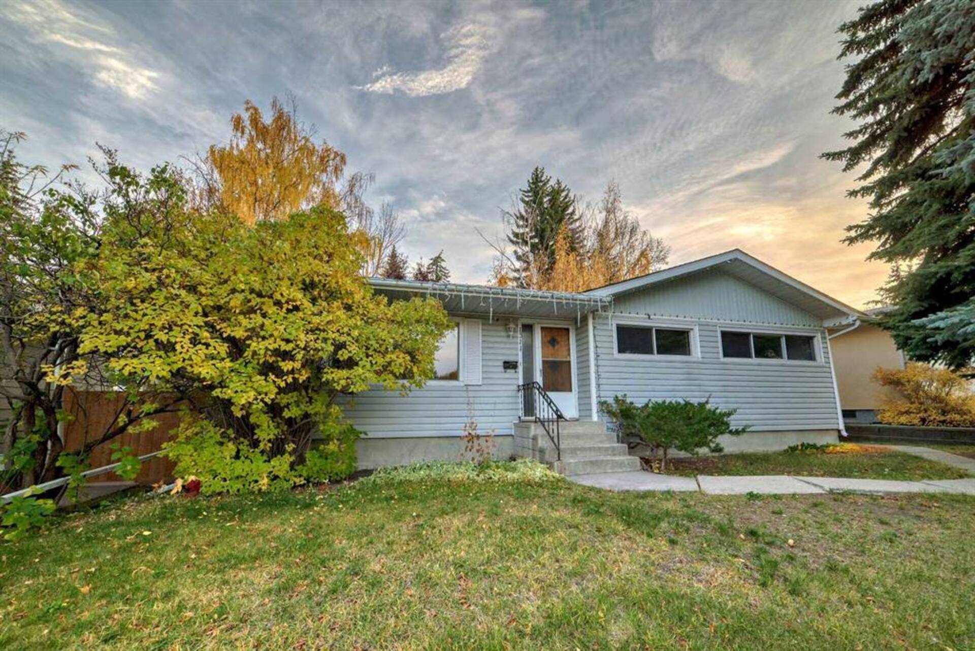 1311 Rosehill Drive NW Calgary