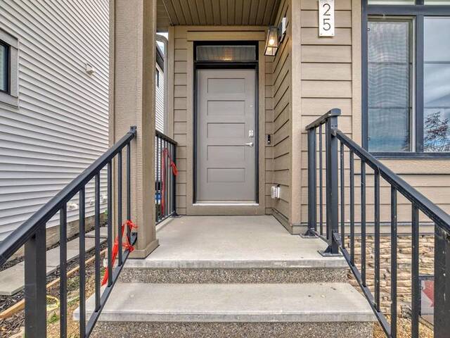 25 Silverton Glen Way SW Calgary