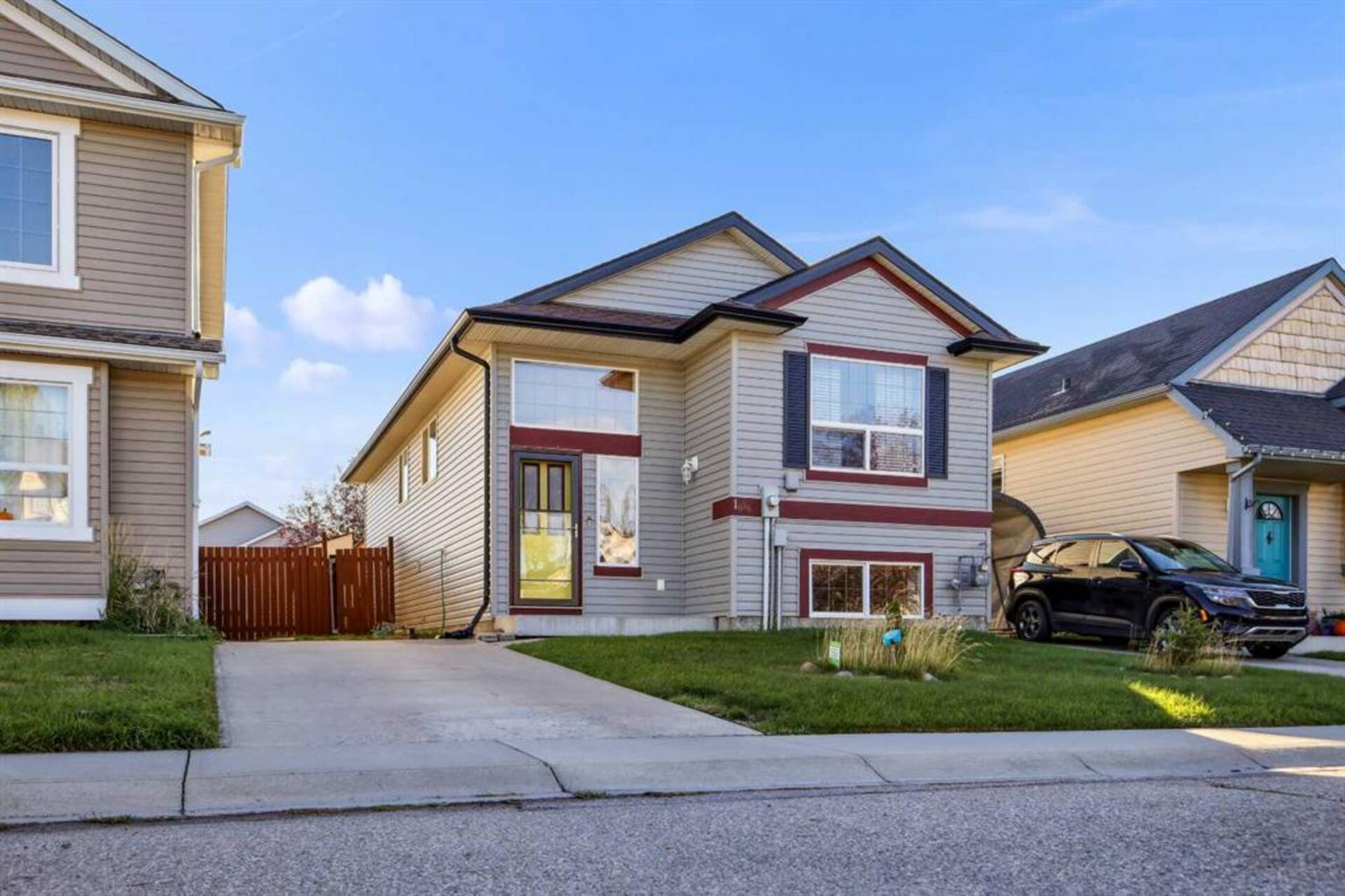 1056 Bridlemeadows Manor SW Calgary