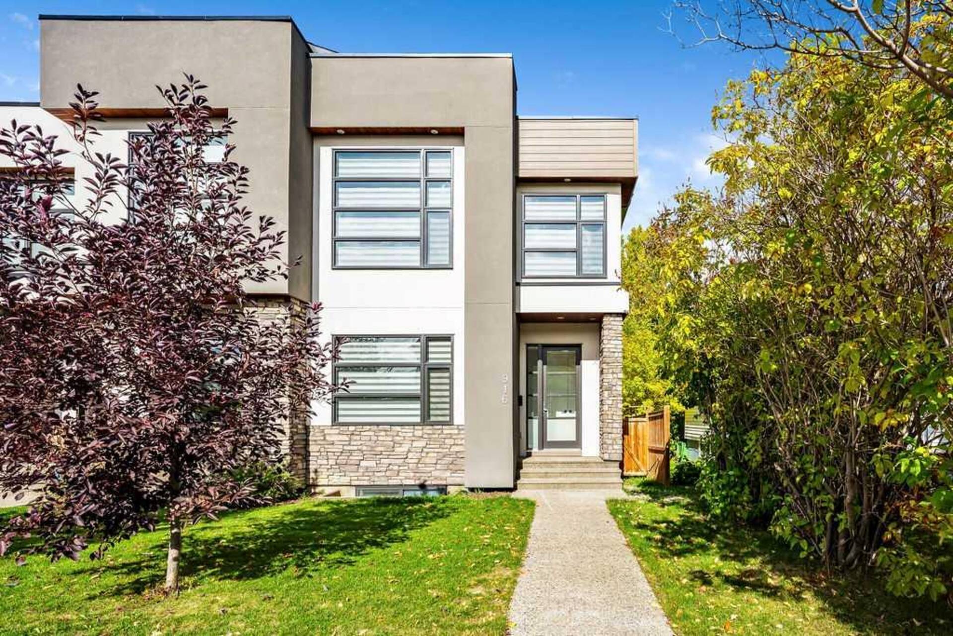 916 22 Avenue NW Calgary