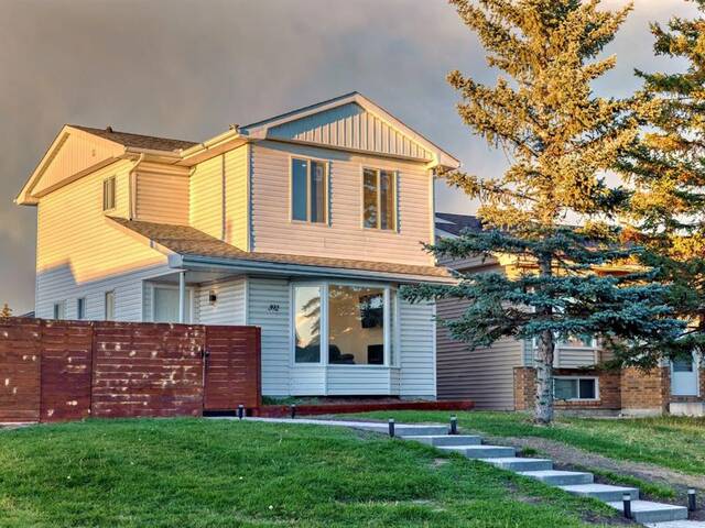 392 Falmere Road NE Calgary