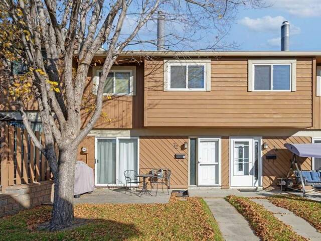 72, 4940 39 Avenue SW Calgary