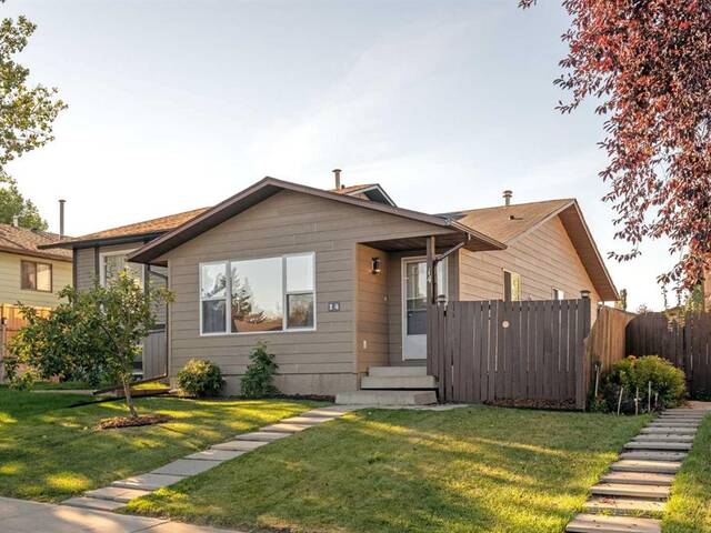 14 Jensen Crescent NE Airdrie