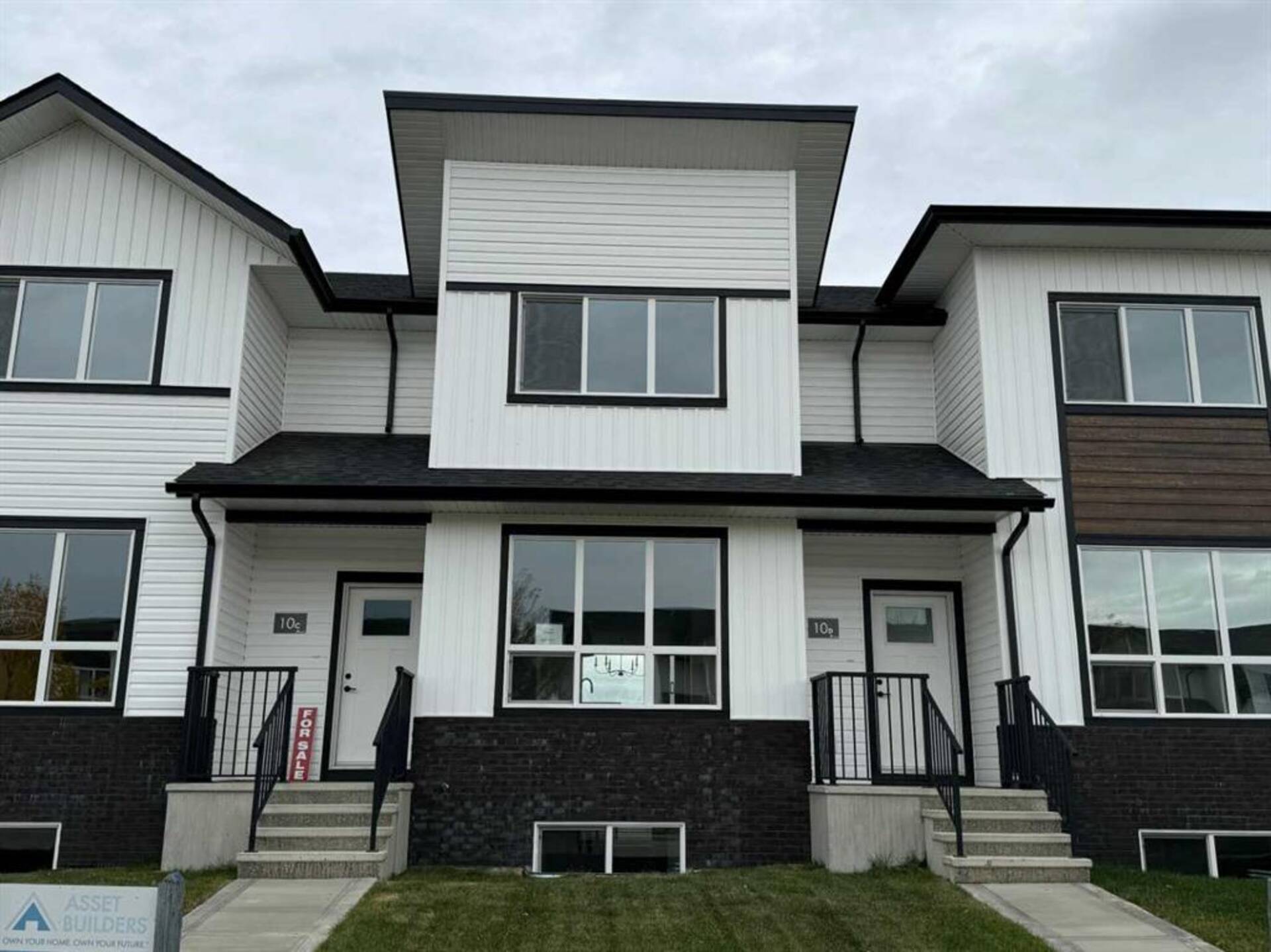 10 C Evergreen Way Red Deer