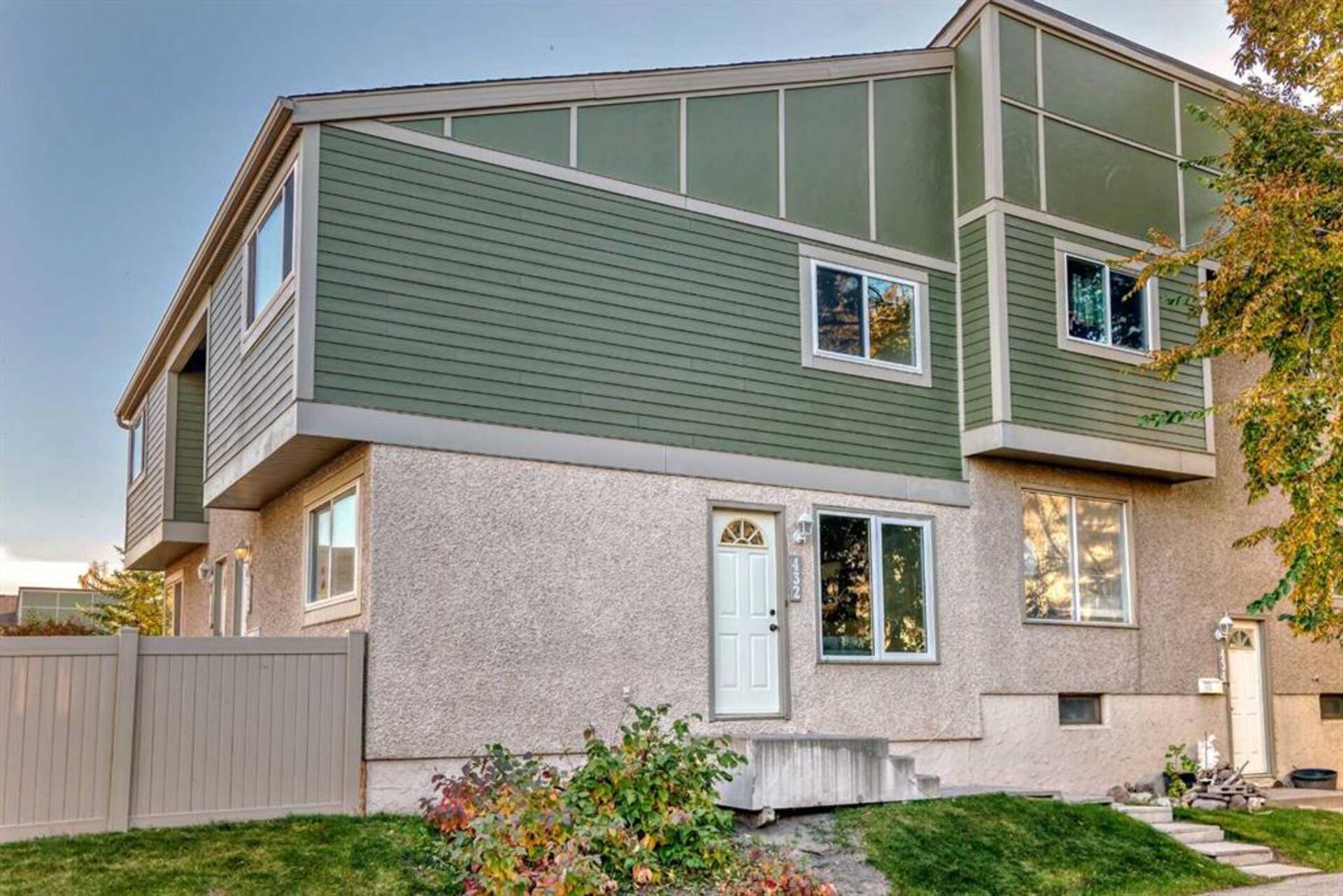 432, 406 Blackthorn Road NE Calgary